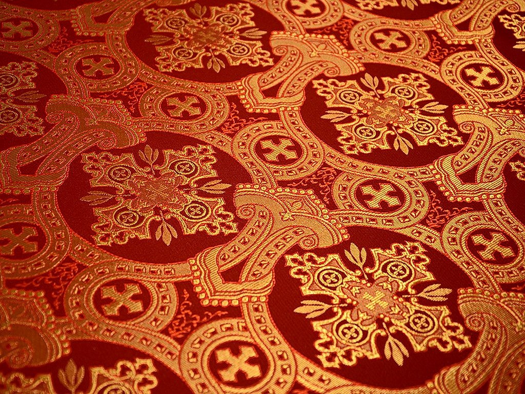 Корона бордовая шелк с золотом Korona-bordovaia